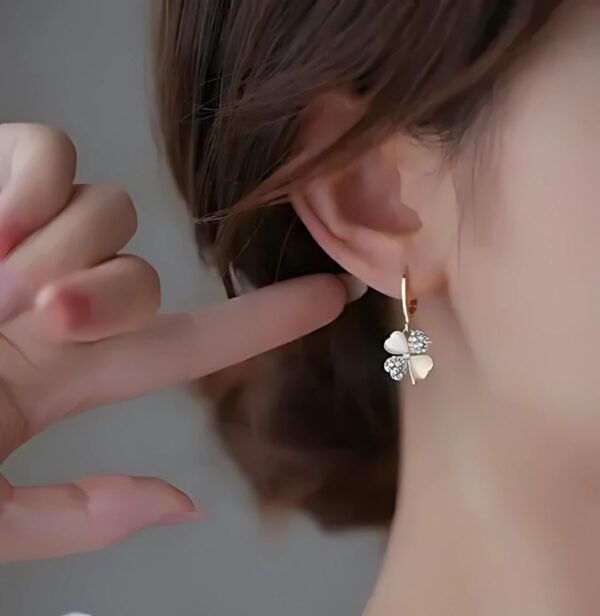 Four-leaf Clover Opal Earrings