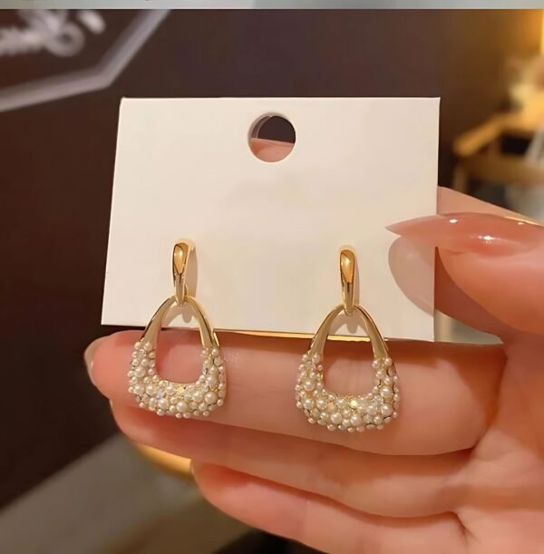 Geometric Baroque Circle Pearl Earrings