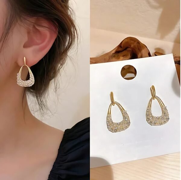 Geometric Baroque Circle Pearl Earrings